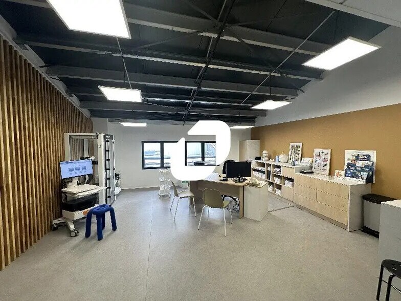 Bureau dans Jacou à louer - Photo de l’immeuble – Image 3 sur 5