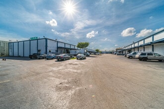 7166 NW 12th St, Miami, FL à louer Photo intérieure– Image 2 sur 2