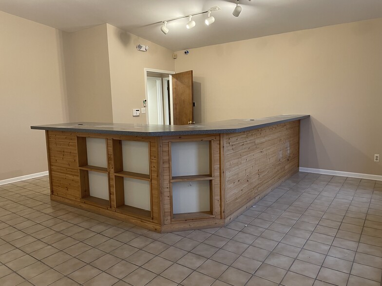 6135 King Rd, Marine City, MI à louer - Photo de l’immeuble – Image 2 sur 15