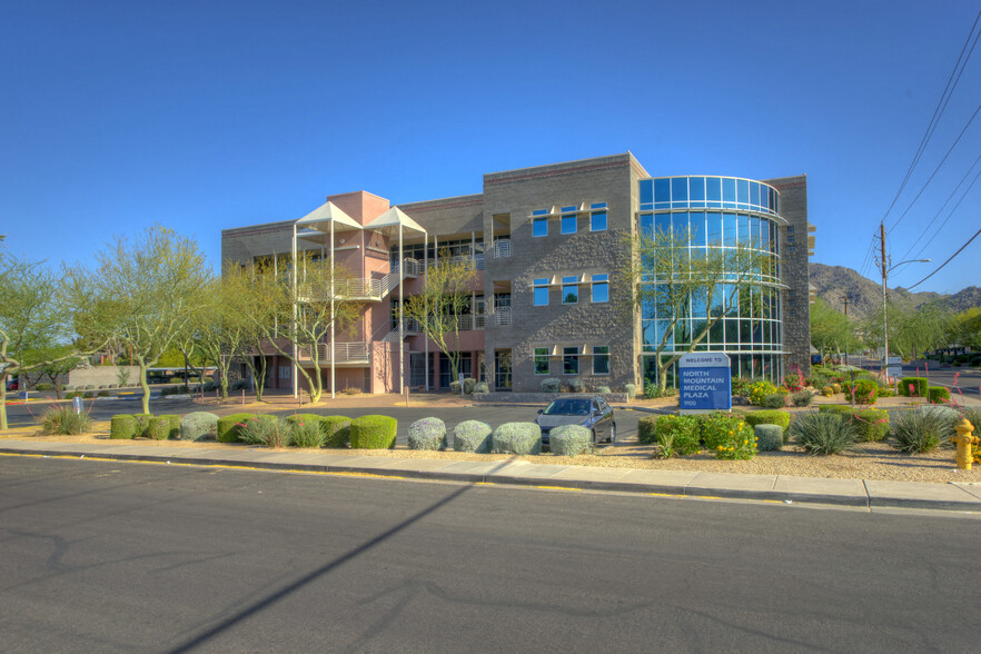 9100 N 2nd St, Phoenix, AZ à louer - Photo de l’immeuble – Image 3 sur 8