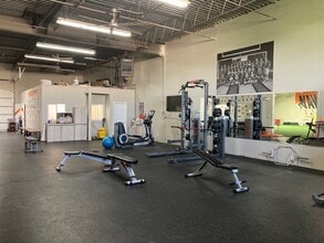 28039 W Commercial Ave, Lake Barrington, IL à louer Photo intérieure– Image 1 sur 4