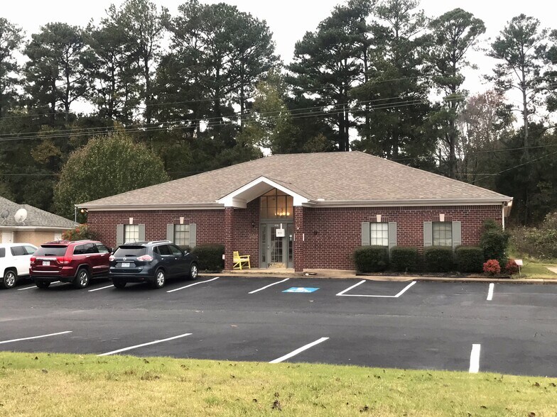 2007 Oak Tree Dr, Hernando, MS à louer - Photo de l’immeuble – Image 2 sur 9
