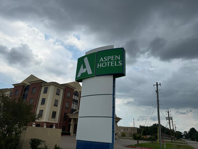 908 W G St, La Porte, TX à vendre - Photo de l’immeuble – Image 3 sur 23