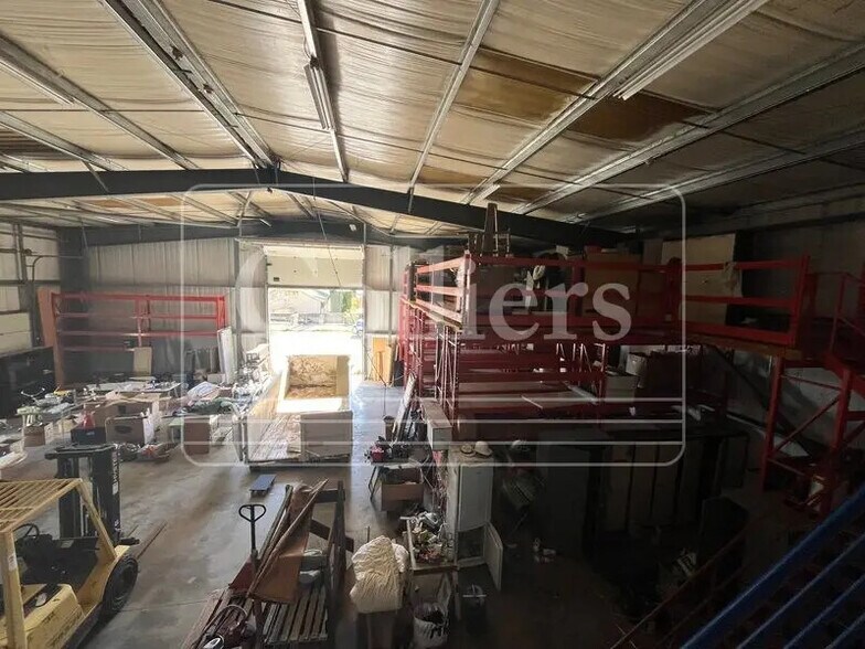 Bureau dans Éguilles à louer - Photo de l’immeuble – Image 2 sur 8