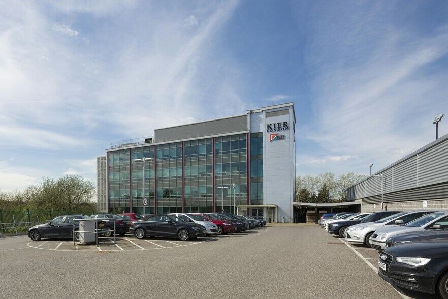 2 Langston Rd, Loughton à louer - Photo de l’immeuble – Image 3 sur 3