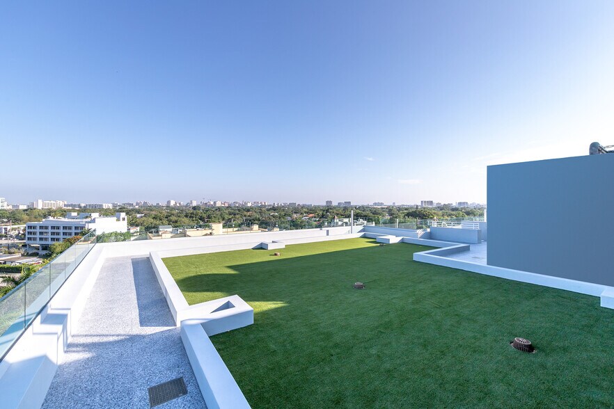 3480 Main Hwy, Coconut Grove, FL à louer - Photo de l’immeuble – Image 3 sur 7