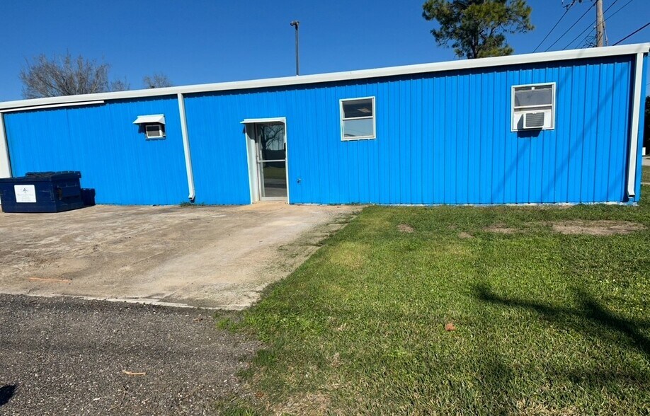 115 E Murray St, Angleton, TX à vendre - Photo de l’immeuble – Image 2 sur 16