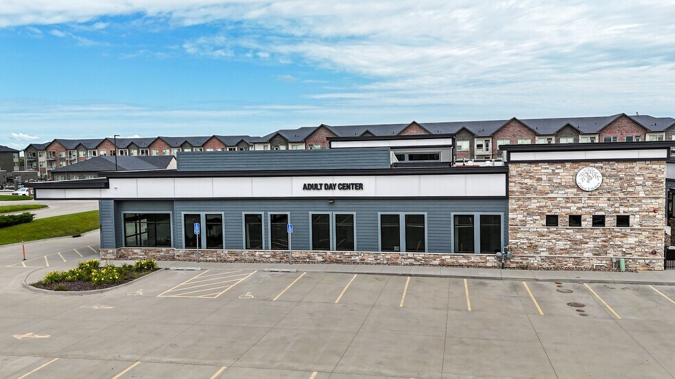 801 NE Venture Dr, Waukee, IA à louer - Photo de l’immeuble – Image 1 sur 13