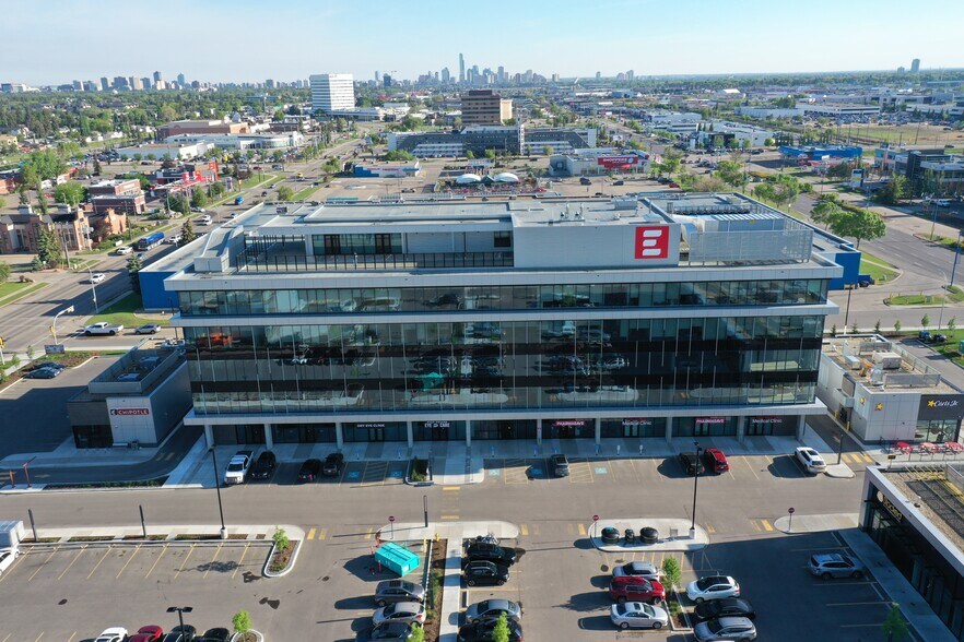 4607 Calgary Trl NW, Edmonton, AB à louer - Photo de l’immeuble – Image 2 sur 7