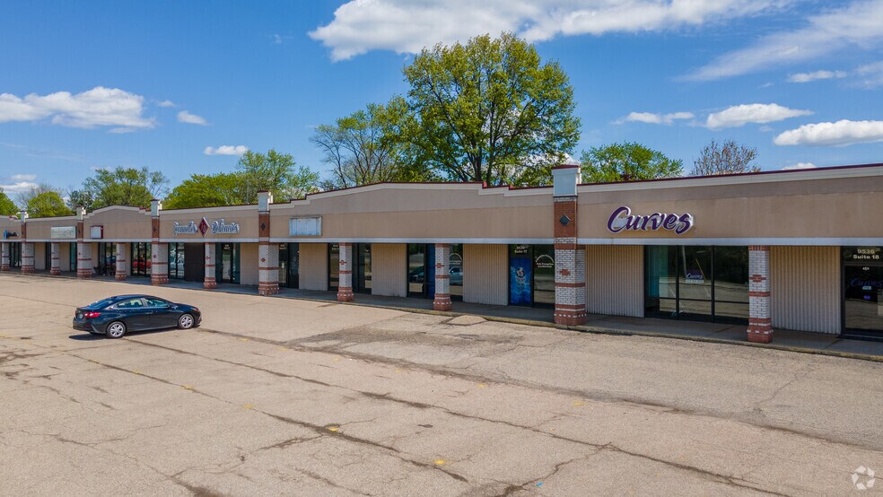9536 Cincinnati Columbus Rd, West Chester, OH à louer - Photo de l’immeuble – Image 3 sur 9