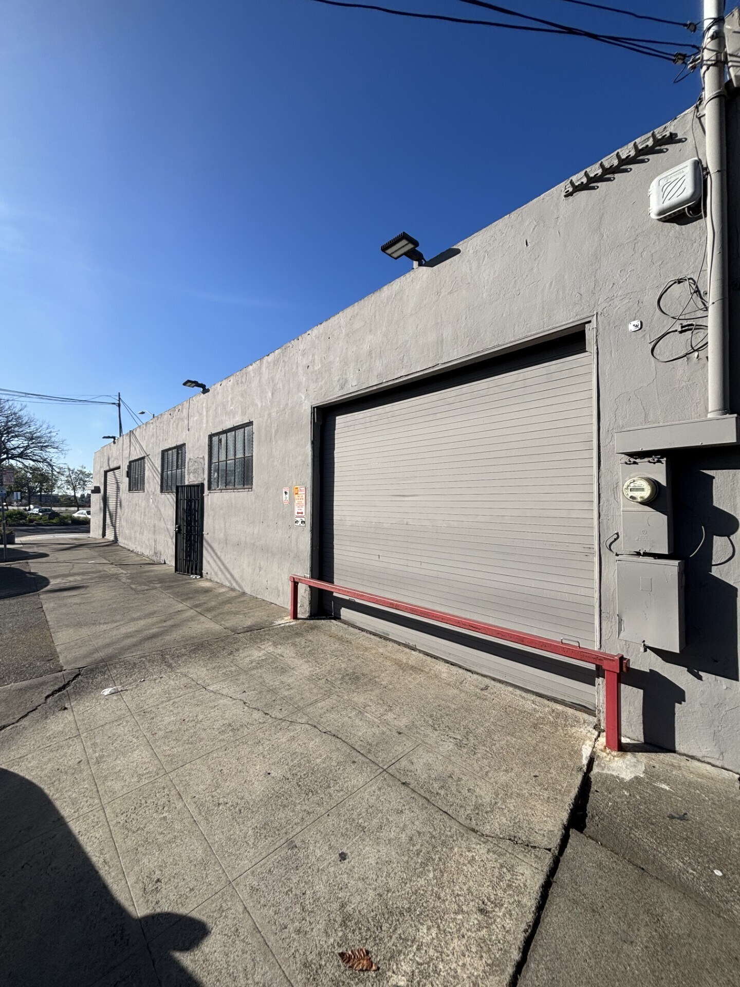 1036-1050 E 8th St, Oakland, CA à louer Photo de l’immeuble– Image 1 sur 4