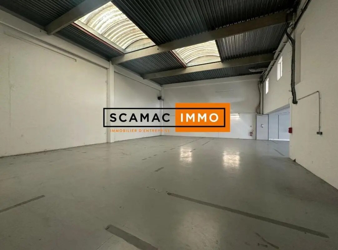 Industriel/Logistique dans Poissy à louer Photo de l’immeuble– Image 1 sur 5