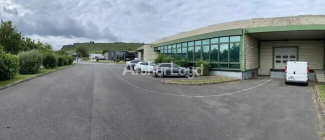 Plus de détails pour Local d’activités à vendre