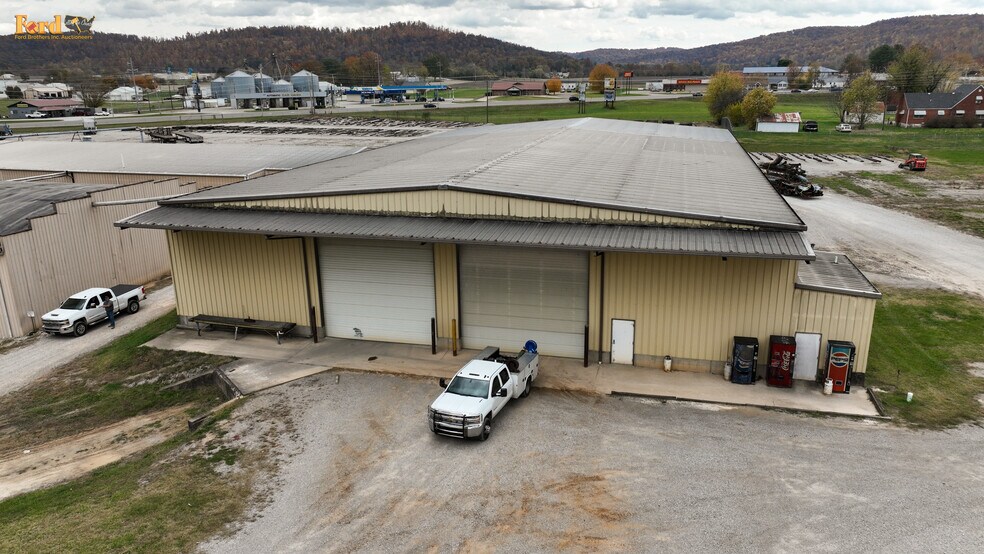 1921 N Main St, Monticello, KY à louer - Photo de l’immeuble – Image 2 sur 21