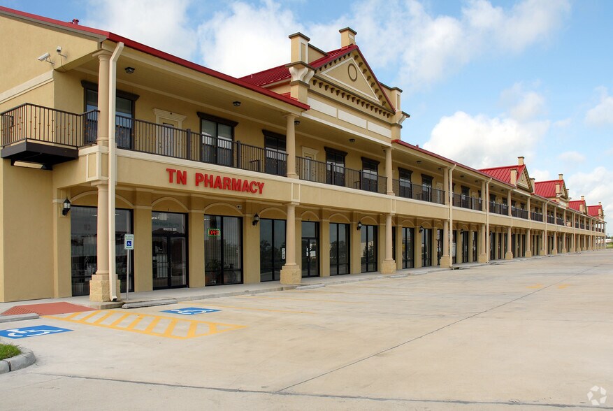 12989 Bellaire Blvd, Houston, TX à vendre - Photo de l’immeuble – Image 2 sur 107