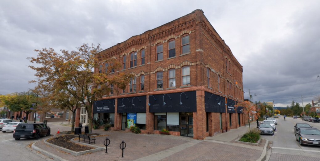 72-76 Hurontario St, Collingwood, ON à louer Photo principale– Image 1 sur 2