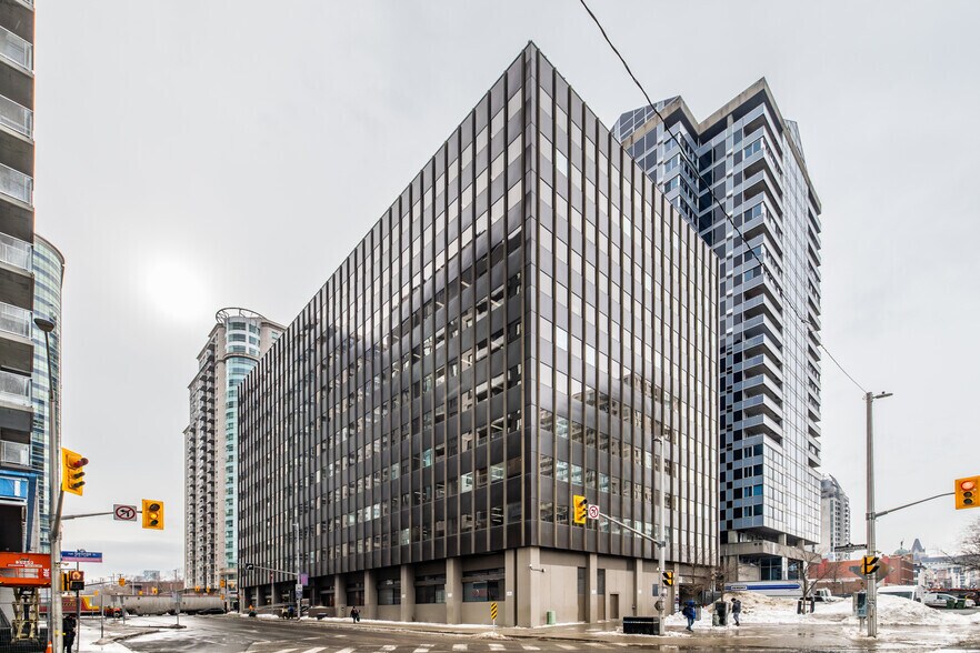 400 Cumberland St, Ottawa, ON à vendre - Photo de l’immeuble – Image 2 sur 4