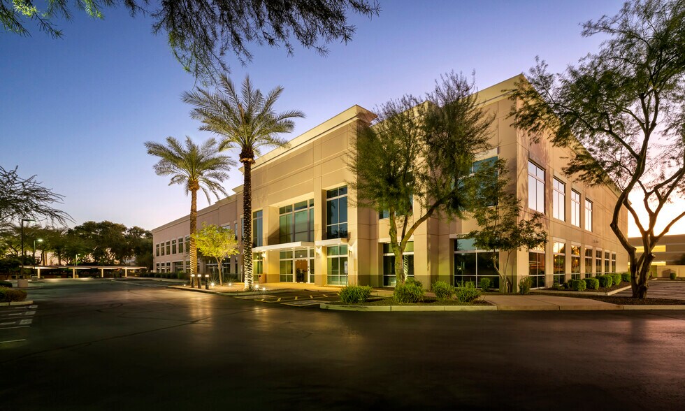 2600 W Geronimo Pl, Chandler, AZ à louer - Photo de l’immeuble – Image 3 sur 9
