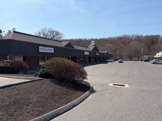 248 Oxford Rd, Oxford, CT à louer - Photo de l’immeuble – Image 2 sur 16