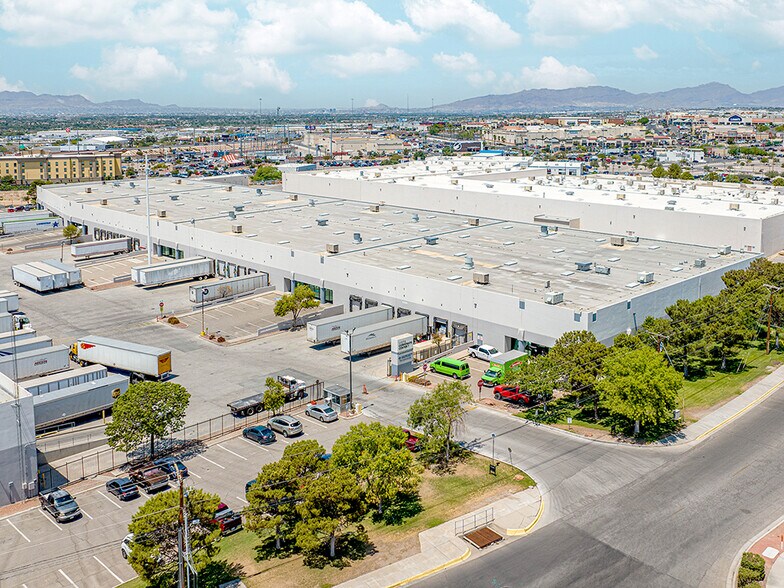 12110 Esther Lama Dr, El Paso, TX à louer - Photo de l’immeuble – Image 1 sur 1