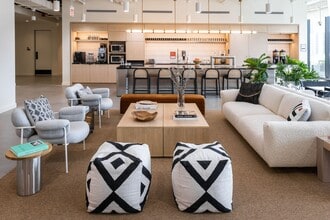 167 N Green St, Chicago, IL à louer Photo intérieure– Image 2 sur 10