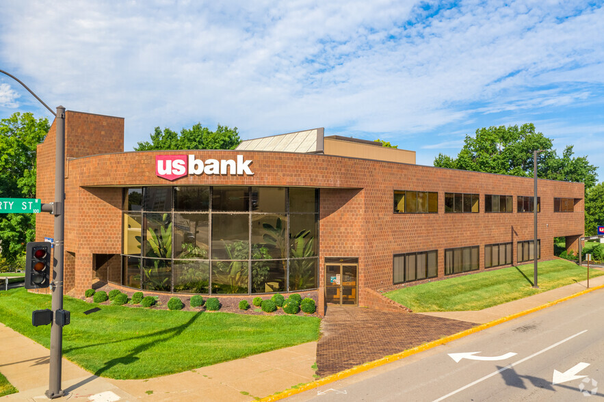101 W McCarty St, Jefferson City, MO à louer - Photo principale – Image 1 sur 4