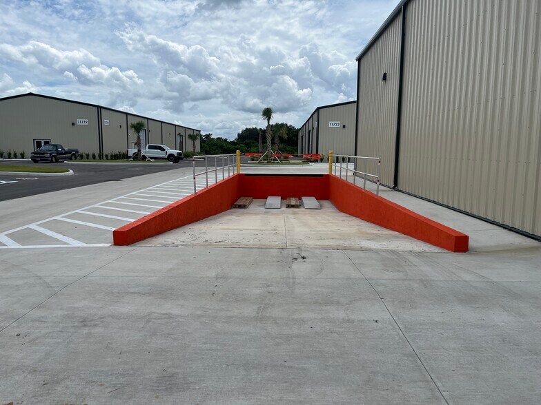 11715 31st Ter E, Palmetto, FL à louer - Photo de l’immeuble – Image 3 sur 14