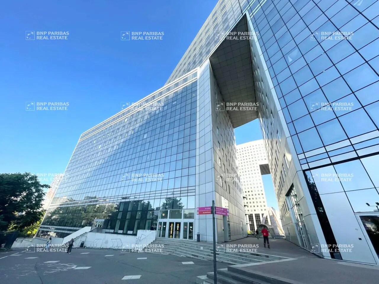 Bureau dans Puteaux à vendre Photo de l’immeuble– Image 1 sur 10