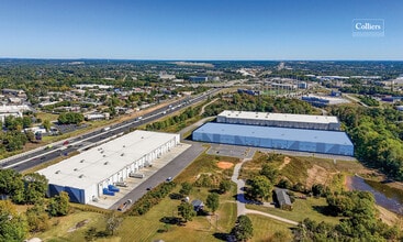 335 Tanner Price Way, Greenville, SC à louer Photo intérieure– Image 2 sur 9