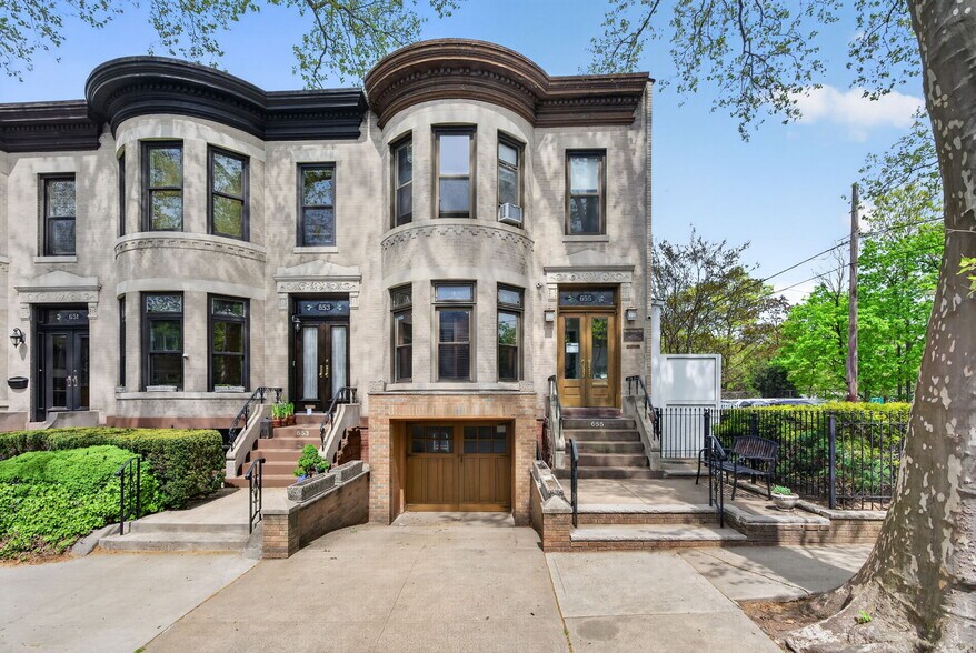 655 76th St, Brooklyn, NY à vendre - Photo principale – Image 1 sur 36