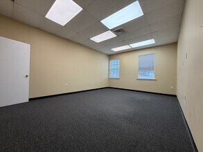 15 Catoctin Cor SE, Leesburg, VA à louer Photo intérieure– Image 1 sur 3