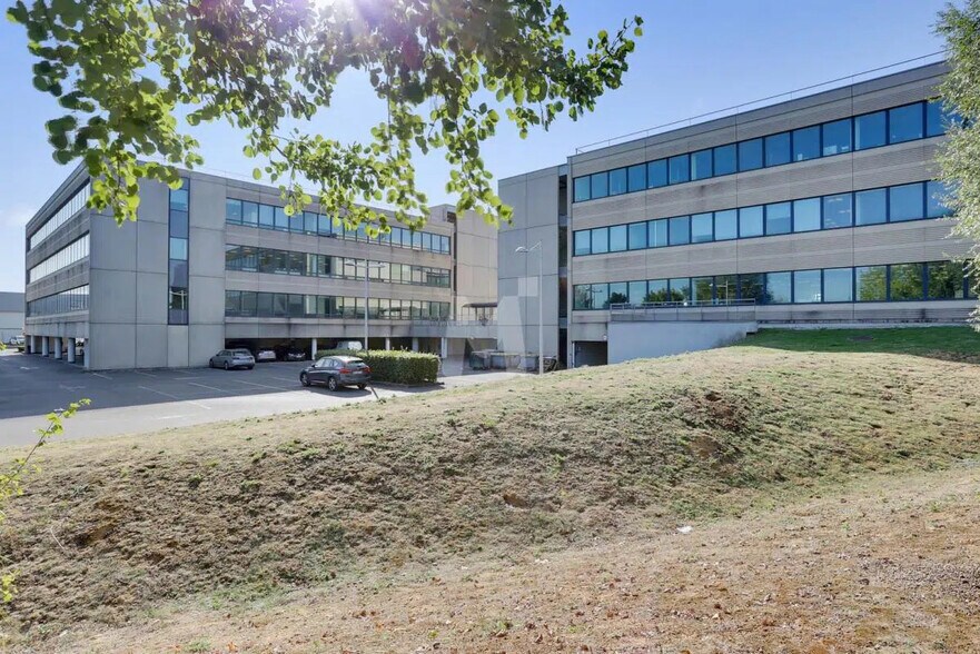 Bureau dans Wissous à louer - Photo de l’immeuble – Image 2 sur 17