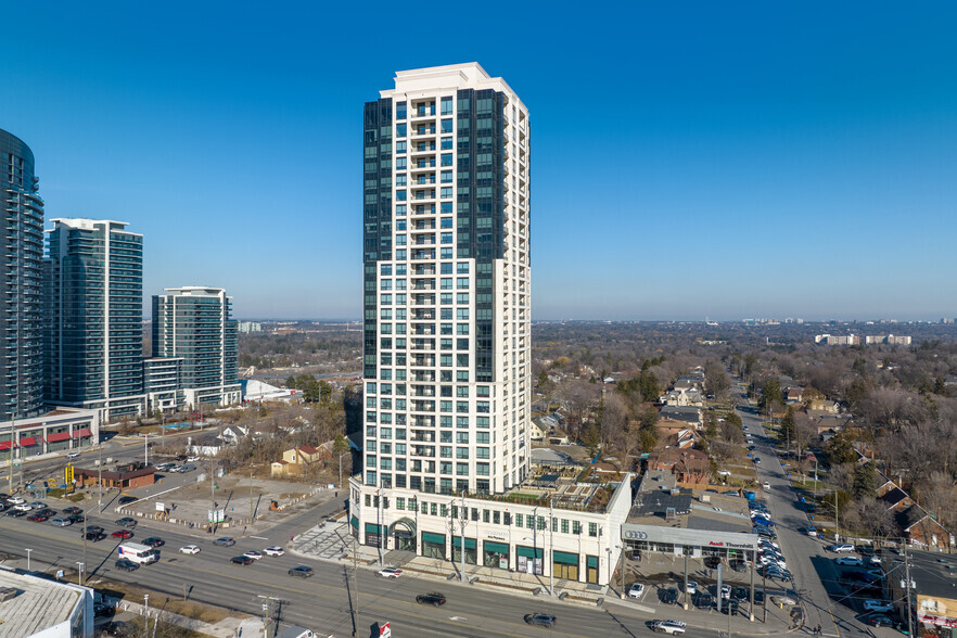 7089 Yonge St, Markham, ON à vendre - Photo de l’immeuble – Image 1 sur 4