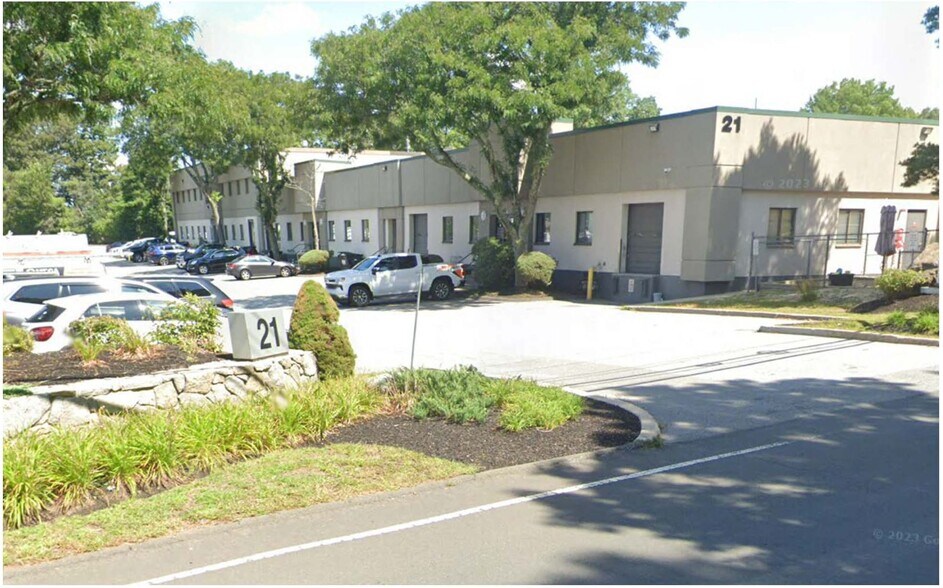 21 Olympia Ave, Woburn, MA à louer - Photo de l’immeuble – Image 1 sur 7