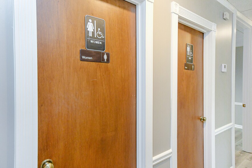 3084 Mercer University Dr, Chamblee, GA à vendre - Photo de l’immeuble – Image 3 sur 24