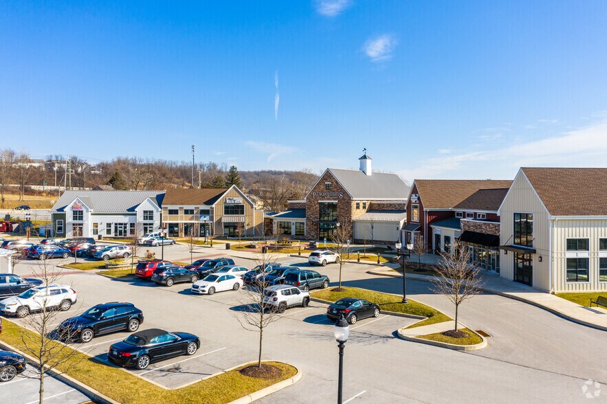 12 General Warren Blvd, Malvern, PA à louer - Photo principale – Image 1 sur 6