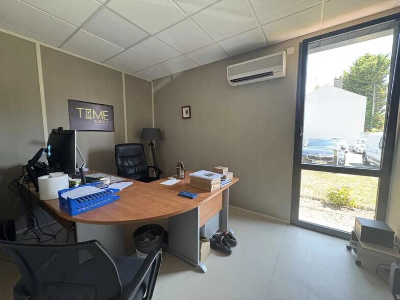 Local d'activités dans Orléans à vendre - Photo de l’immeuble – Image 3 sur 11