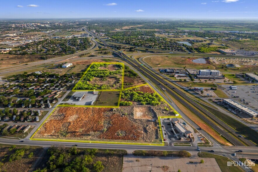 2221 Airport Dr, Wichita Falls, TX à vendre - Photo de l’immeuble – Image 3 sur 15