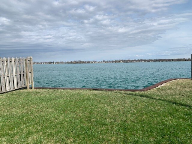 447 S Water St, Marine City, MI à vendre - Photo de l’immeuble – Image 2 sur 24