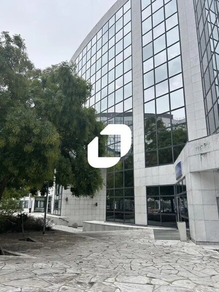 Bureau dans Noisy-le-Grand à vendre - Photo de l’immeuble – Image 1 sur 3