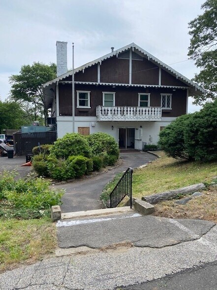 416 Horace St, Bridgeport, CT à louer - Photo de l’immeuble – Image 2 sur 9