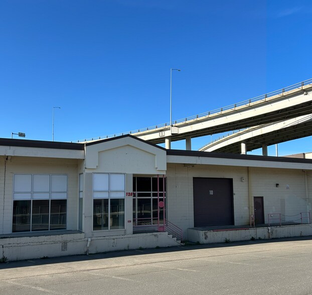 128 W 1st Ave, Anchorage, AK à louer - Photo de l’immeuble – Image 3 sur 3