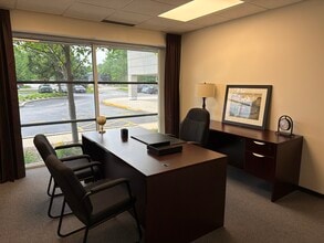 1320 Tower Rd, Schaumburg, IL à louer Photo intérieure– Image 1 sur 1
