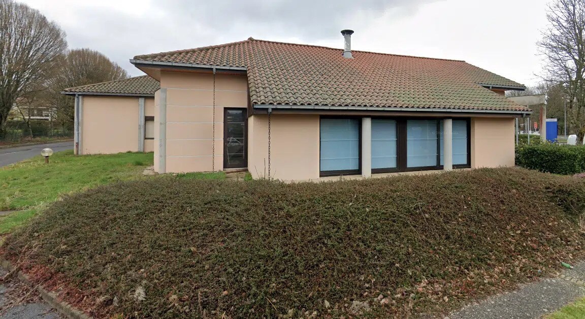 Bureau dans Les Salles à vendre Photo de l’immeuble– Image 1 sur 6