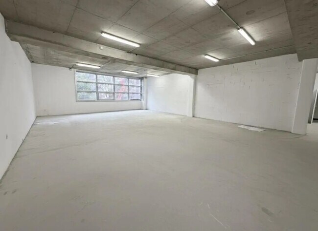 Plus de détails pour Rue Georges Auric, Paris - Bureau à louer