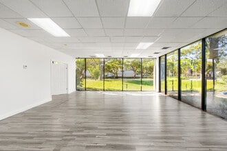 2100 Park Central Blvd N, Pompano Beach, FL à louer Numérisation 3D Matterport– Image 1 sur 11