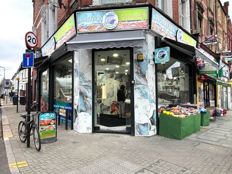 153 High Rd, Londres à vendre - Photo de l’immeuble – Image 3 sur 10