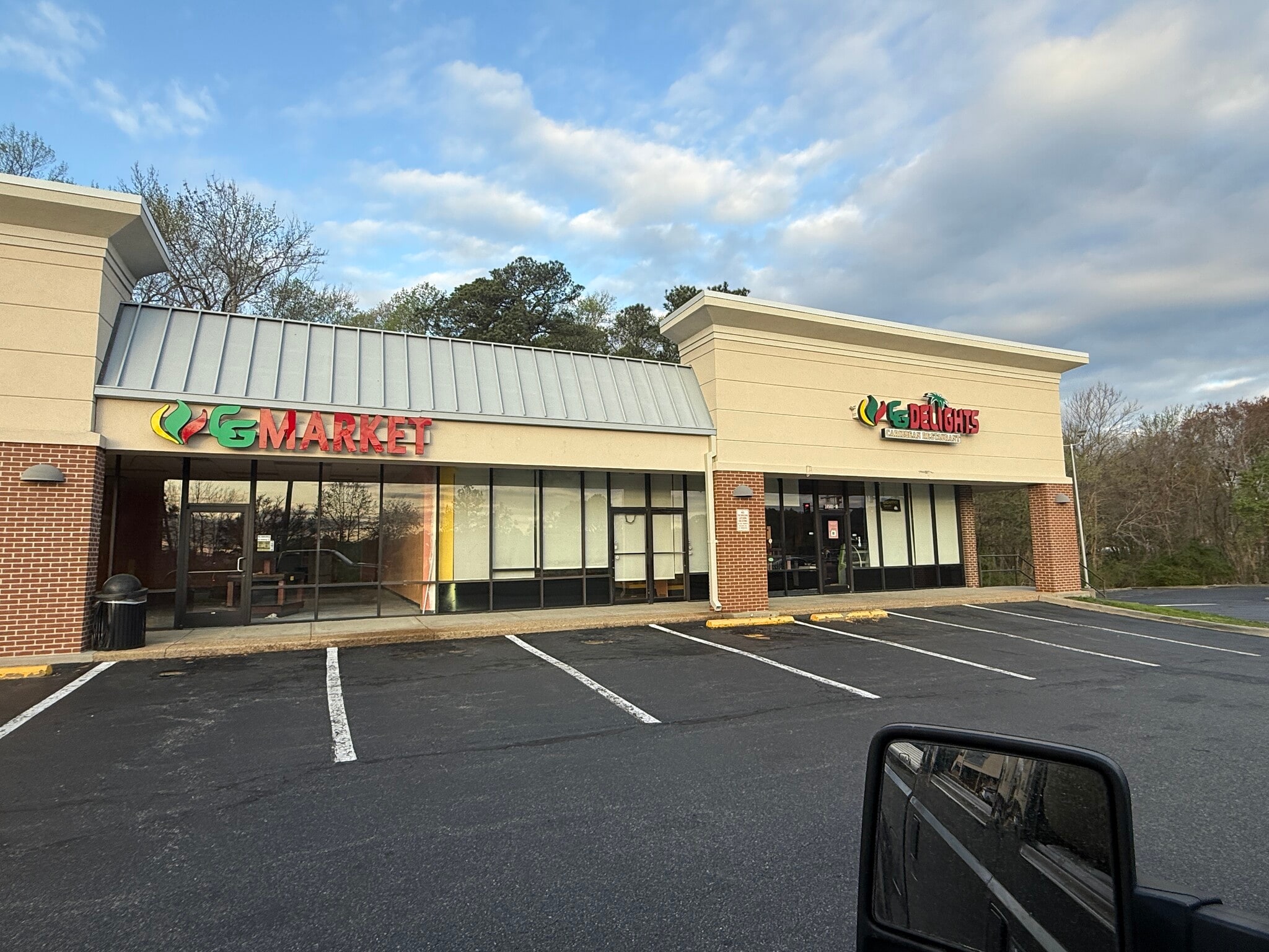 14501 Warwick Blvd, Newport News, VA à louer Photo de l’immeuble– Image 1 sur 3