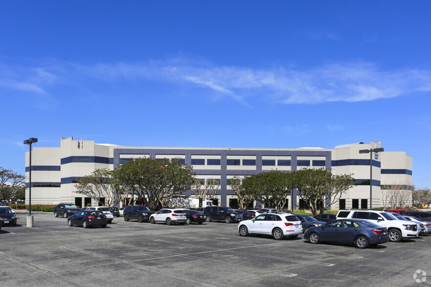 20101 Hamilton Ave, Torrance, CA à louer - Photo de l’immeuble – Image 1 sur 2