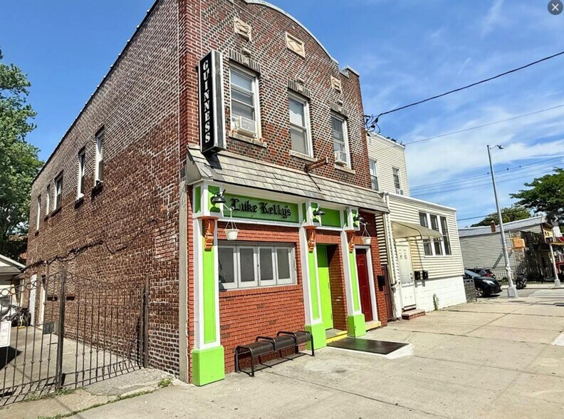 49-04 69th Street Woodside St, Woodside, NY à vendre - Photo de l’immeuble – Image 3 sur 18